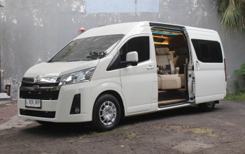 12-Passenger Car Rental in Bali