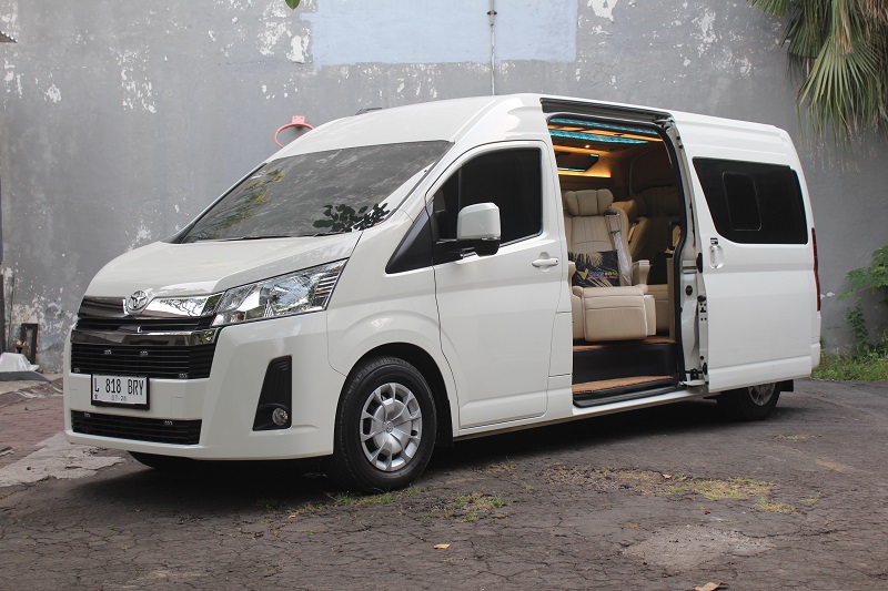 12-Passenger Car Rental in Bali